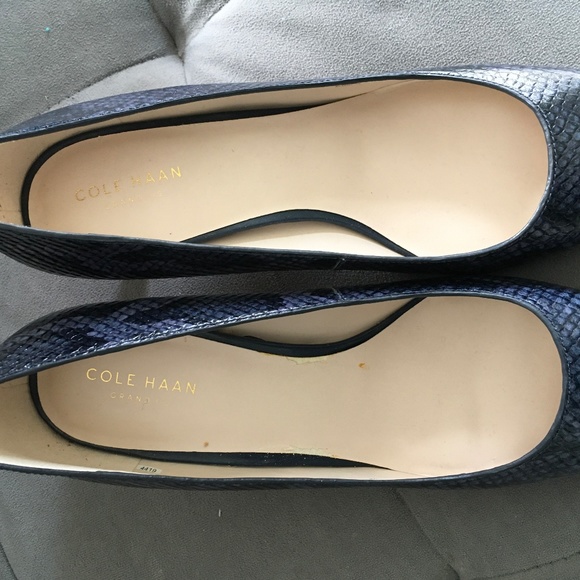 Cole Hahn Blue Name Print Heels - Never Worn - Picture 2 of 7